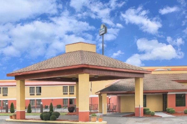 Days Inn & Suites by Wyndham Casey image 13